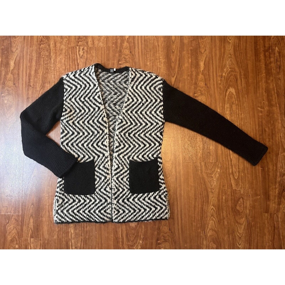 Tey Art Women's Alpaca Blend Open front Cardigan Medium Chevron Black & Gray